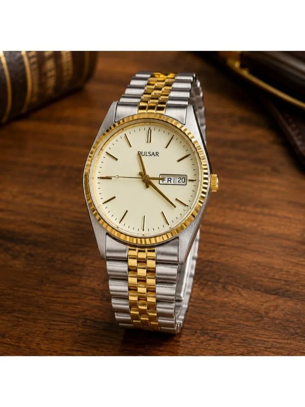Pulsar Mens V533 Stainless Steel Watch w Day Date Vintage 1996 Japan Movement